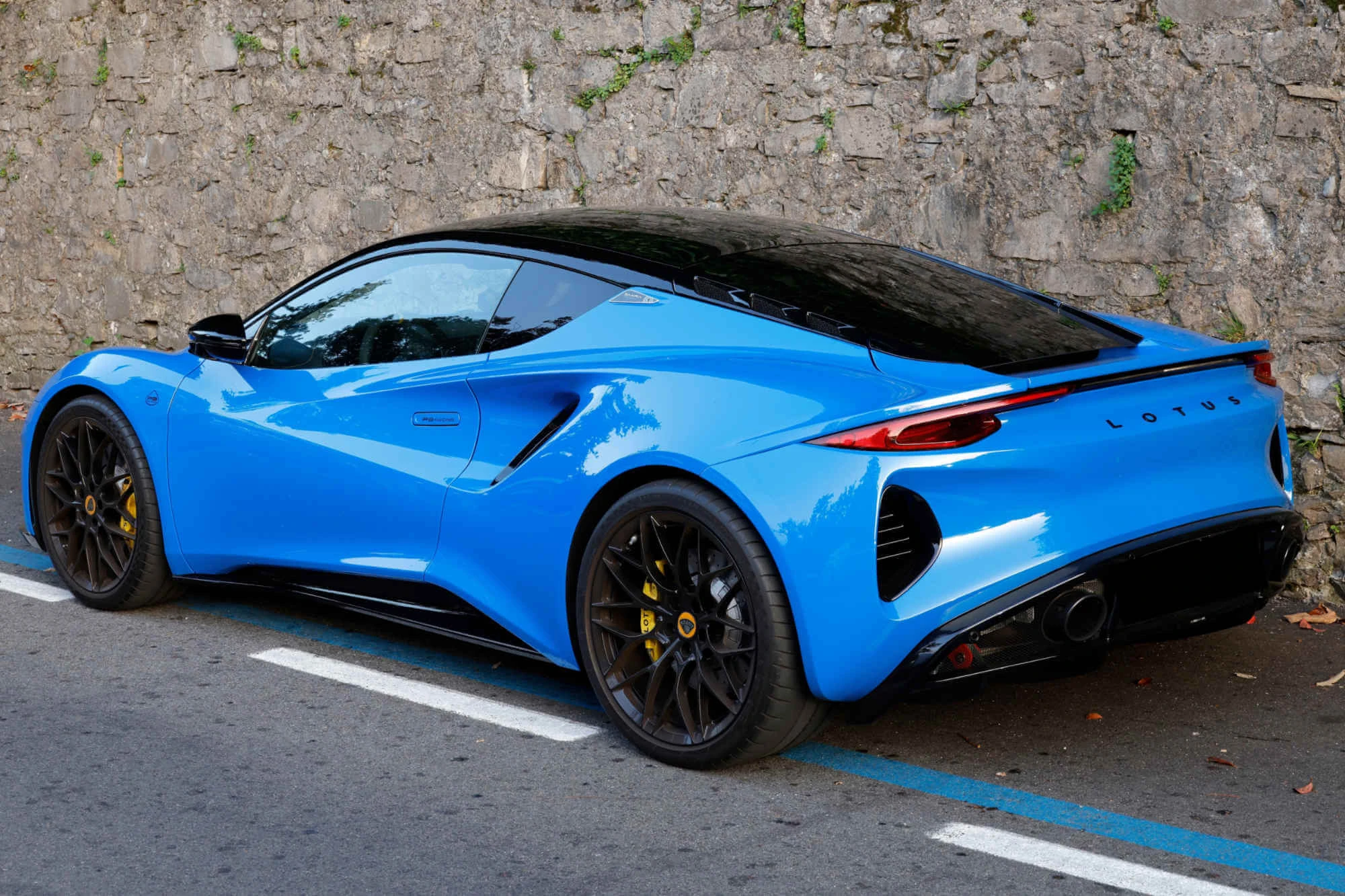 Lotus Emira Blue