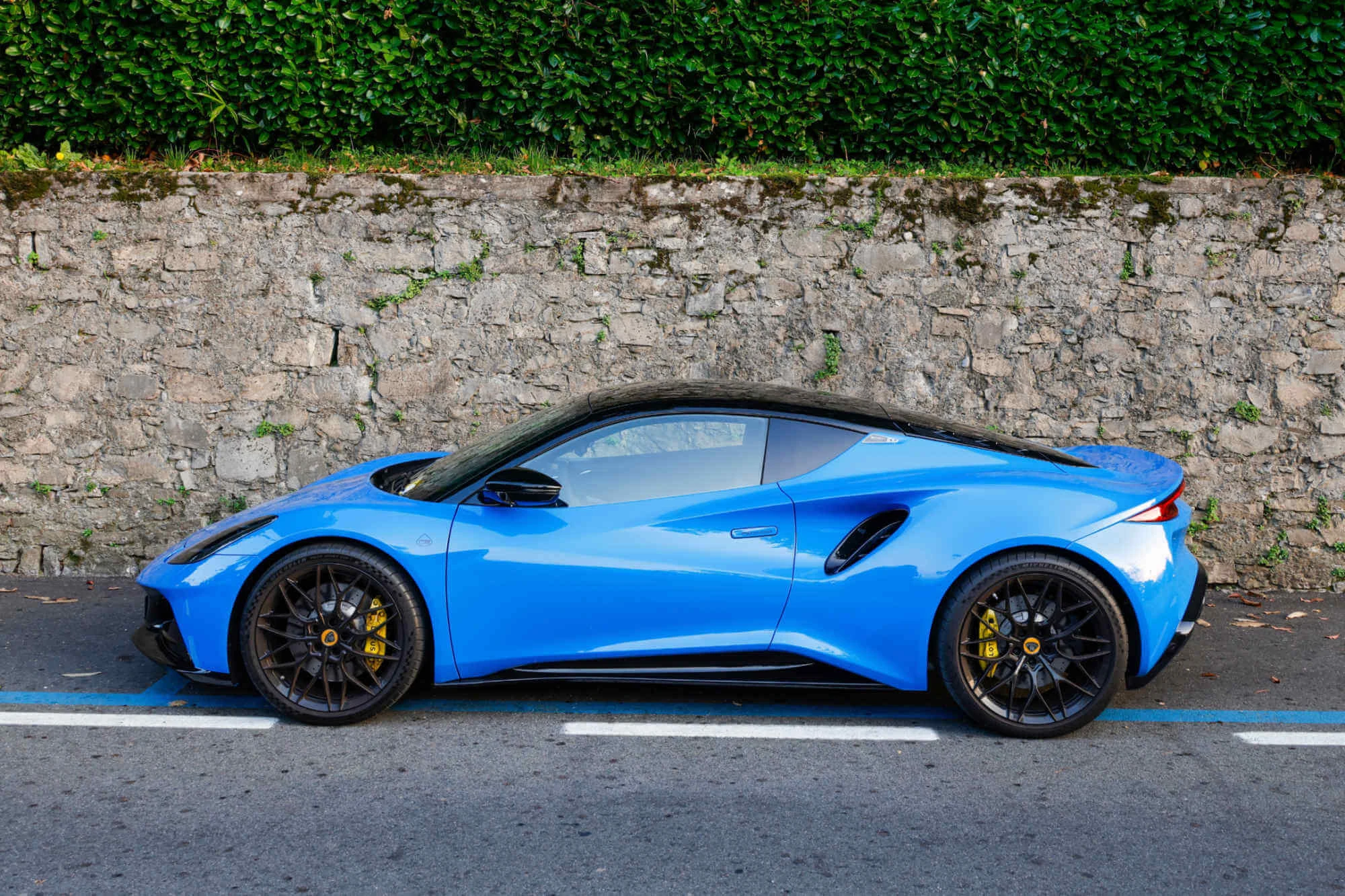 Lotus Emira Blue