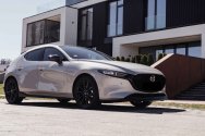 Mazda 3, белый