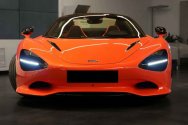 ماكلارين 750S باللون البرتقالي