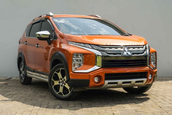 Mitsubishi Xpander Cross 橙色