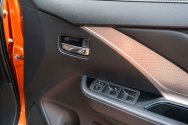 Mitsubishi Xpander Cross 橙色