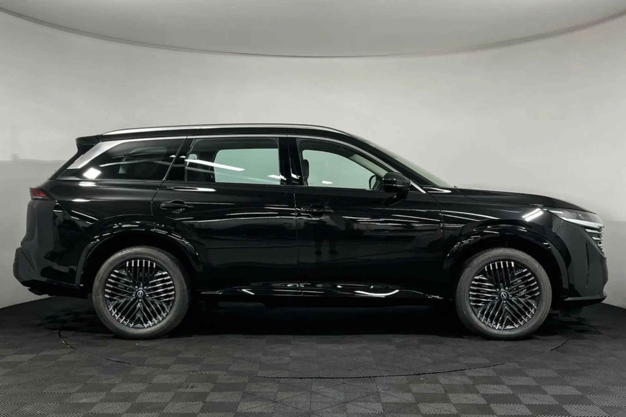 Nissan Pathfinder V Sort