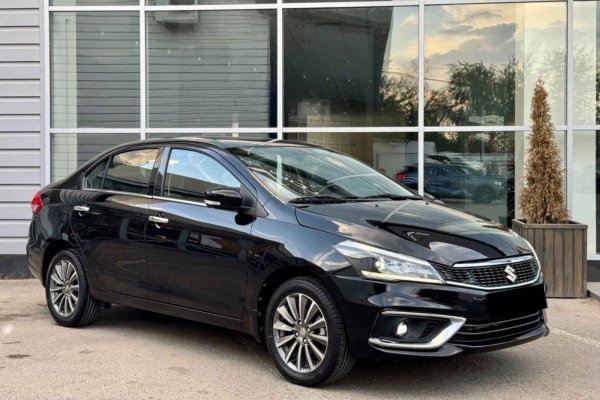 Suzuki Ciaz Svart