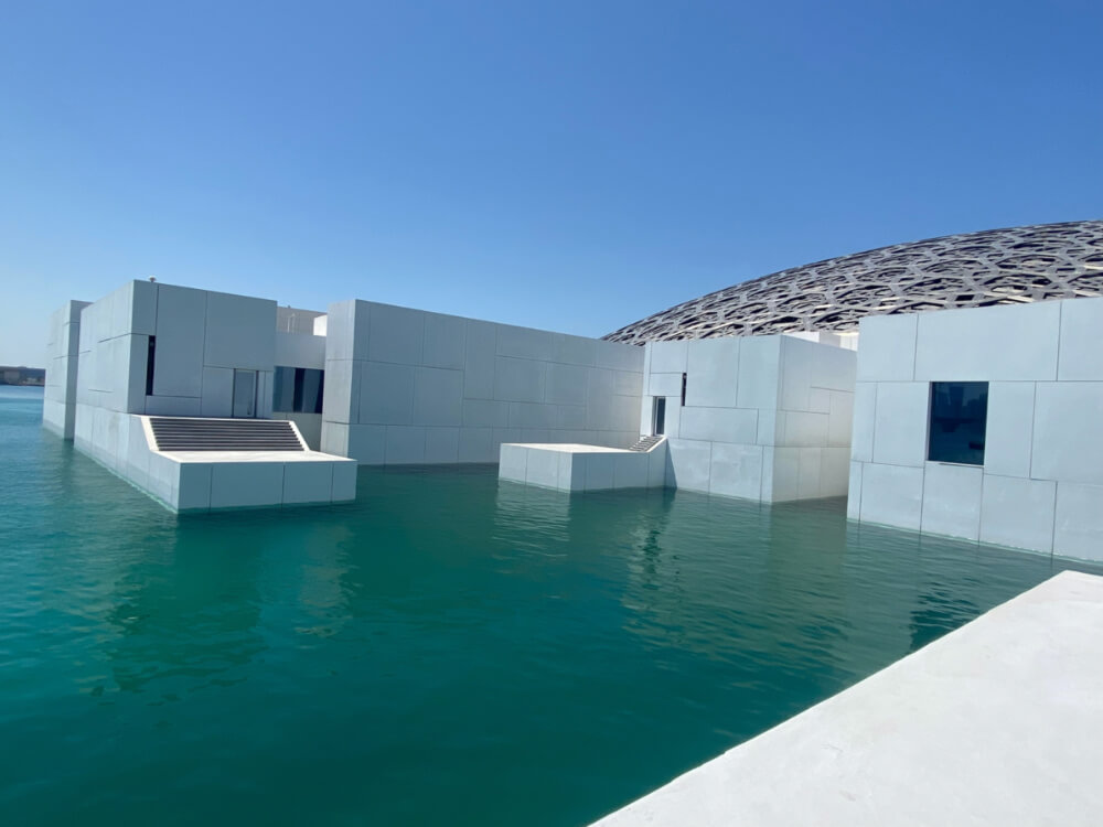 متحف اللوفر أبوظبي: كيفية الوصول إليه من دبي ووسط أبوظبي متحف اللوفر أبوظبي، الإمارات العربية المتحدة