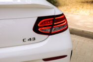 Mercedes بنز C43 AMG مكشوفة، بيضاء