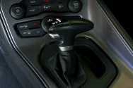 Dodge Challenger GT Beyaz Kırmızı videosu