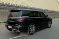 Infiniti QX80 Nova Geração Preto vídeo
