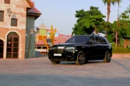 Rolls-Royce Cullinan Black video